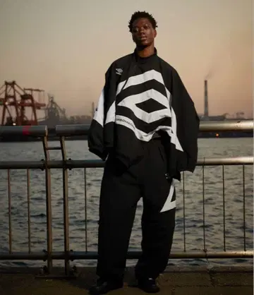 FORSOMEONE umbro 콜라보 자켓 46 사이즈