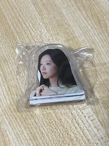 한국 드라마 눈물의 여왕 팝업 스토어 아크릴 클립 김지원