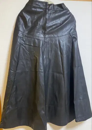 새상품 부드러운 포켓 부착, 블랙 가죽 플레어 스커트