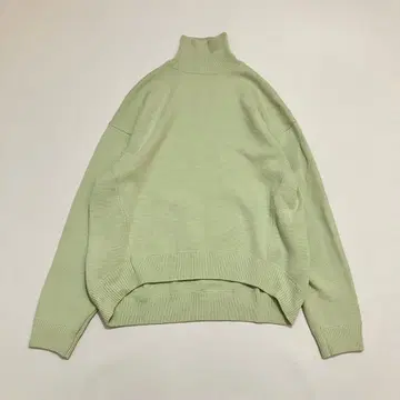 GYDA 터틀넥 코쿤 실루엣 니트