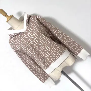 [택 포함 새상품] 에이미이스트와르 monogram 니트 후디