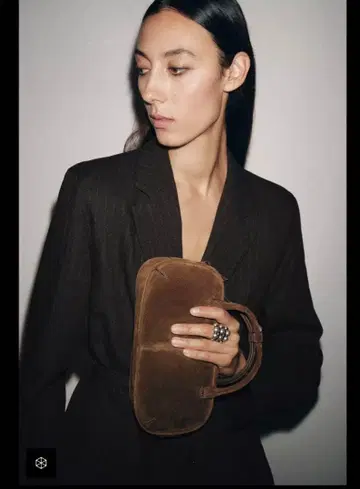 ZARA 미니 레더 보울링백 완판템 하자 있음