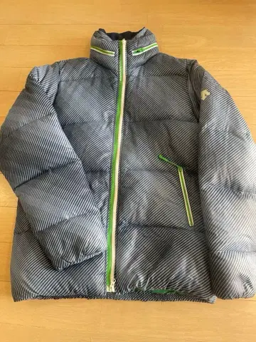 데상트 다운 자켓 XO