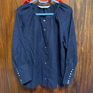 홈스펀 노카라 블라우스 퍼프 슬리브 네이비