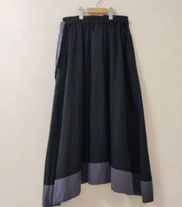 아두이트리스테스 린넨 100% 사이드 헤임 플레어 롱 스커트