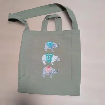 이아파피요네 2way 애니멀 자수 토트백