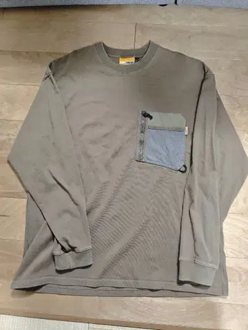 GRIP SWANY M 사이즈 긴팔 티셔츠 카키