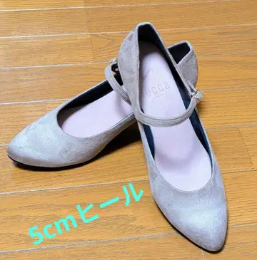 스트랩 포함 펌프스 5cm 힐