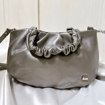 [새상품] 라 바가제리 시어 가죽 개더 핸들 2way 그레이 양가죽