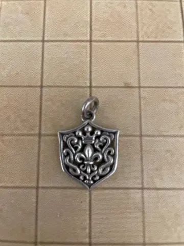 백합 문장 펜던트 탑 Dragon Ash