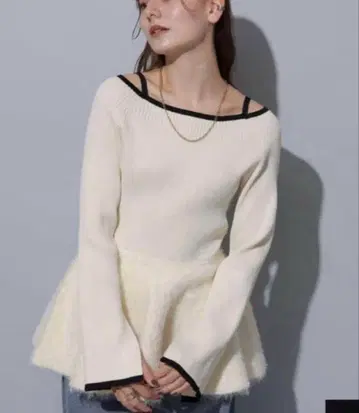 리랜드트루 페플럼 샤기 풀오버 상의