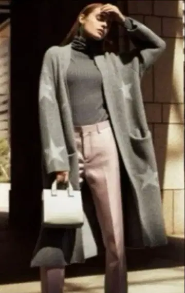 미라 오웬 별 패턴 니트 코트