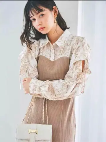 dazzlin 오픈 프릴 리브 원피스