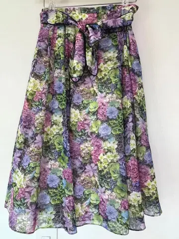 tocca 토카 x 니콜라이 버그만 리본 플레어 스커트 블루 계열