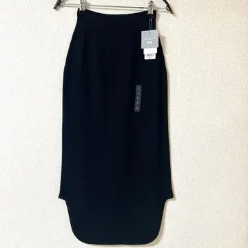 UNIQLO 마메쿠로구치 3D 수플레얀 리브 사이드 슬릿 스커트