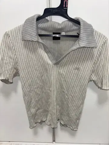 MOUSSY 스트라이프 반팔 피케 셔츠 그레이