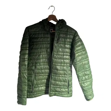 Patagonia 울트라 다운 후디 라임 그린