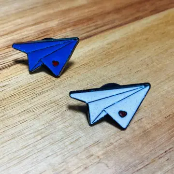 종이비행기 금속 메탈제 핀 배지 2개 세트 파랑 화이트 하트