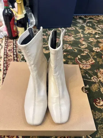 ORiental TRaffic 화이트 가죽 중간 힐 부츠 S 사이즈