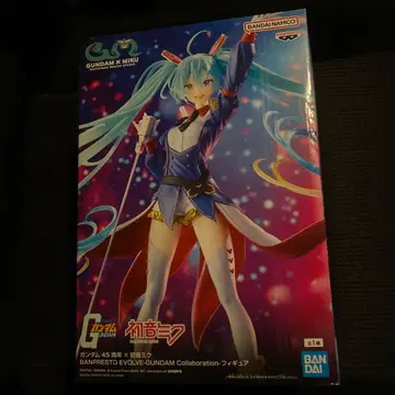 GUNDAM x 하츠네 미쿠 피규어