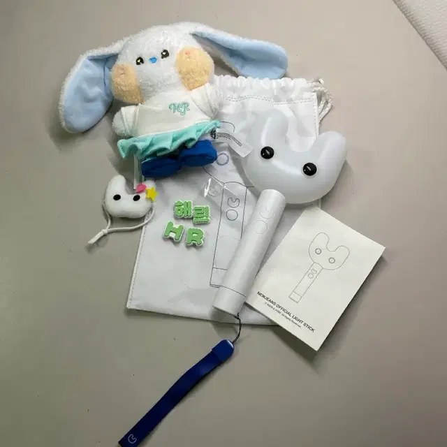 뉴진스 응원봉 양도합니다!!