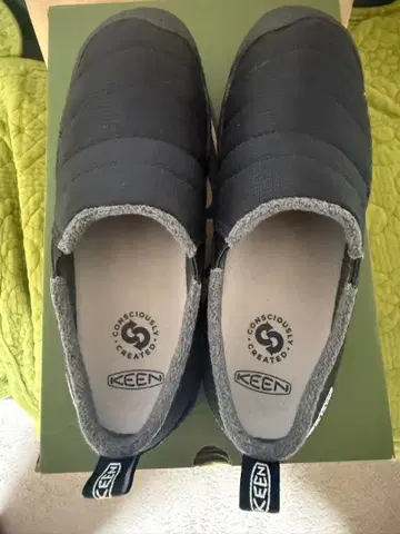 KEEN 슬립온 블랙