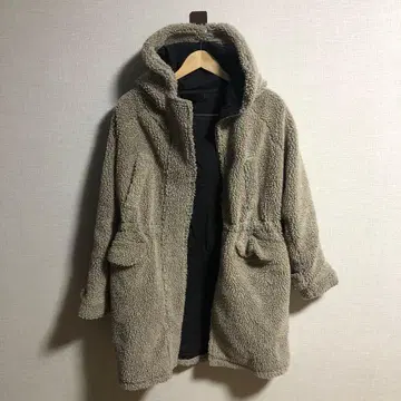 베이지 후드 부착 보아 자켓