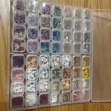 네일 부품 56칸 케이스 포함 묶음 판매 산리오 헬로키티