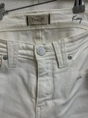 YANUK 화이트 청바지