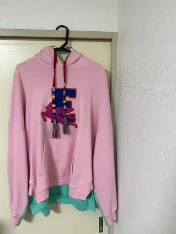 E 로고 자수 후드 부착 후드티 ETRO