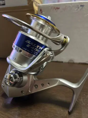 SALTIGA Z4500 스피닝 릴