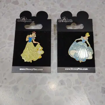 홍콩 디즈니 프린세스 핀 배지 2개 세트 신데렐라 백설공주 새상품