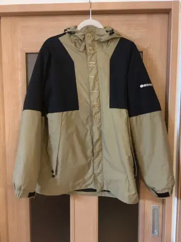 BONFIRE 카키/블랙 후드 부착 다운 자켓