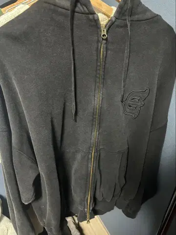 Evisen 블랙 집업 후드티 M