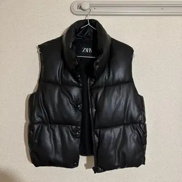 ZARA 인조 가죽 충전솜 베스트
