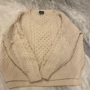 aran 아란 울렌밀스 피셔맨 아란 무늬 V자 니트 스웨터