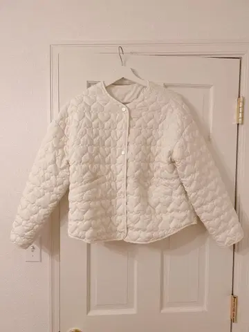 화이트 하트 화이트 퀼팅 자켓