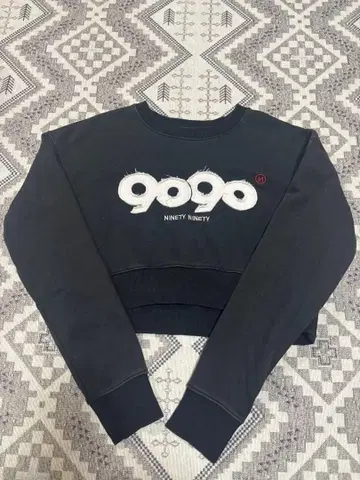 9090 크롭 맨투맨 블랙