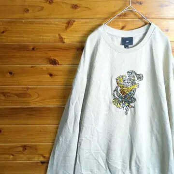 H&M 트레이닝복 맨투맨 자수 호랑이 뱀 M L 베이지