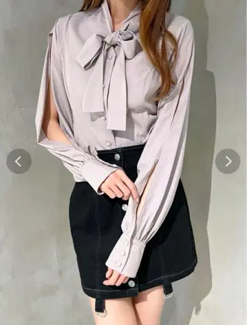 EATME 리본 블라우스