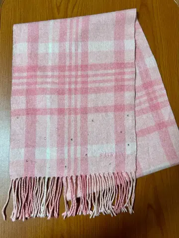 FURLA 훌라 머플러 핑크 체크 비쥬 부착 머플러