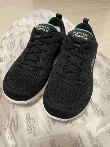 SKECHERS GO WALK 블랙 스니커즈