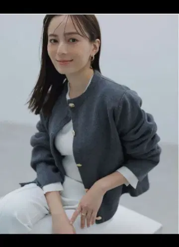 아뉴앙스 오리지널 버튼 노카라 니트 자켓 그레이