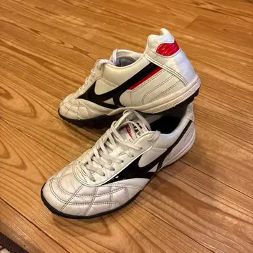 [최종 가격 인하] 미즈노 모렐리아 축구 트레이닝 슈즈