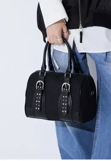 [ 새상품 ] 지나시스 스터드 자카드 모노그램 보스턴 백 블랙