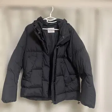 coen 후드 부착 블랙 다운 자켓