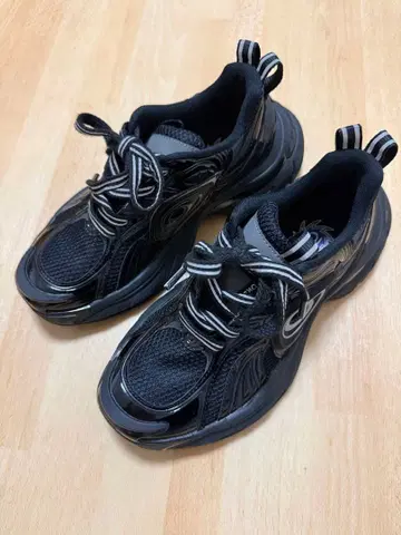 올드 오더 블랙 통굽 대드 스니커즈