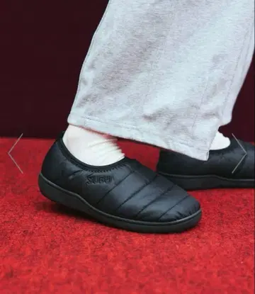 SUBU 블랙 슬립온 퀼팅 디자인
