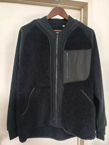 유니클로 x 화이트 마운티니어링 플리스 오버 사이즈 자켓 블랙 XL