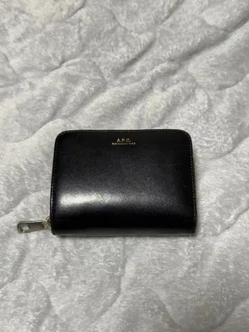 A.P.C. 블랙 가죽 접이식 지갑
